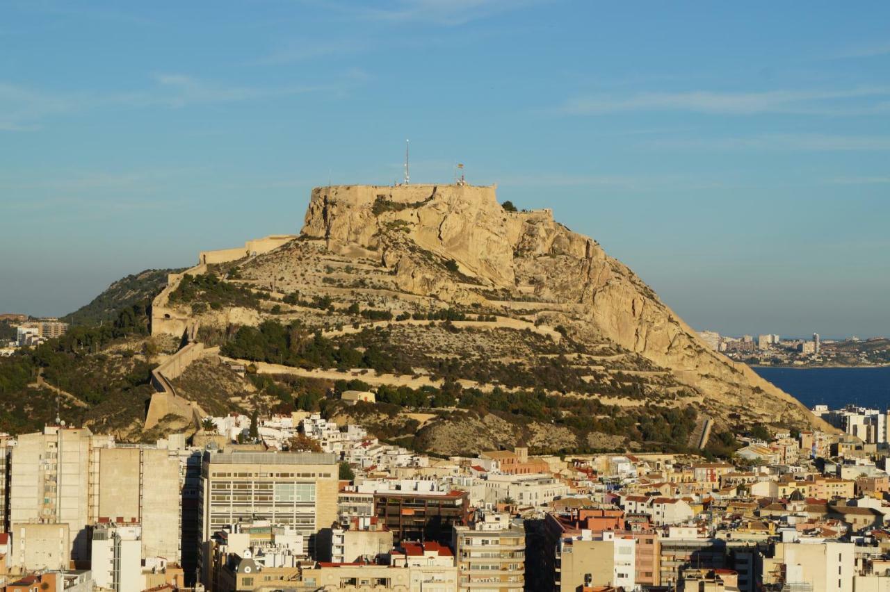 Charming Downtown Skyscrapper Apartment Alicante Luaran gambar