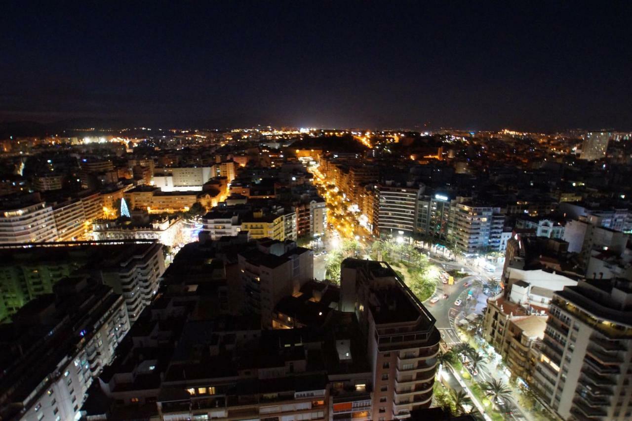 Charming Downtown Skyscrapper Apartment Alicante Luaran gambar