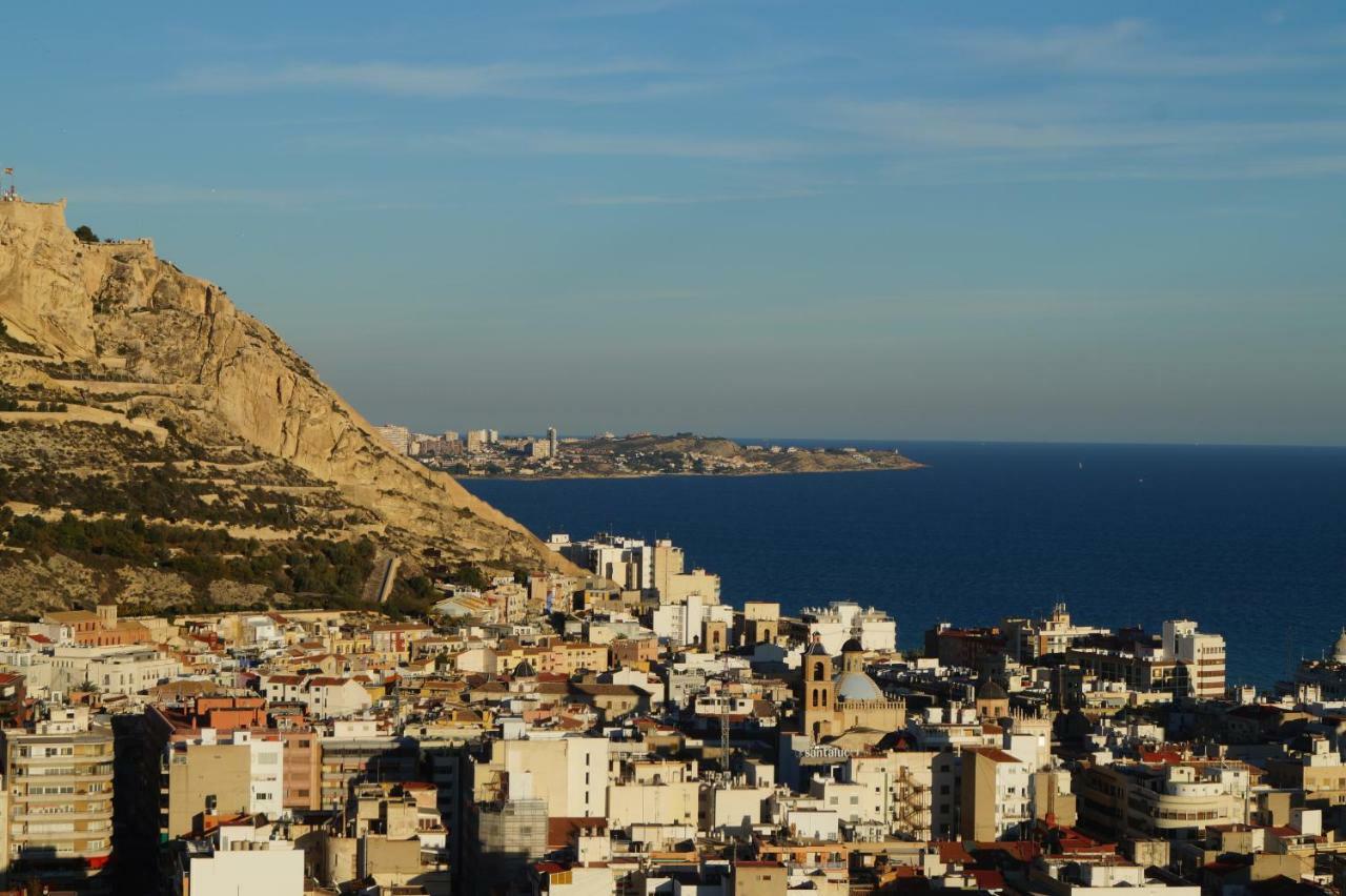 Charming Downtown Skyscrapper Apartment Alicante Luaran gambar